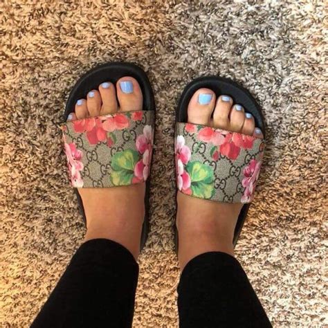 how to wear gucci bloom slides|size 14 Gucci slides.